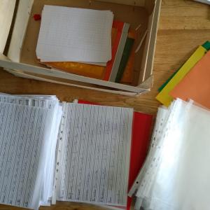 recyclage des fournitures scolaires: tri des classeurs